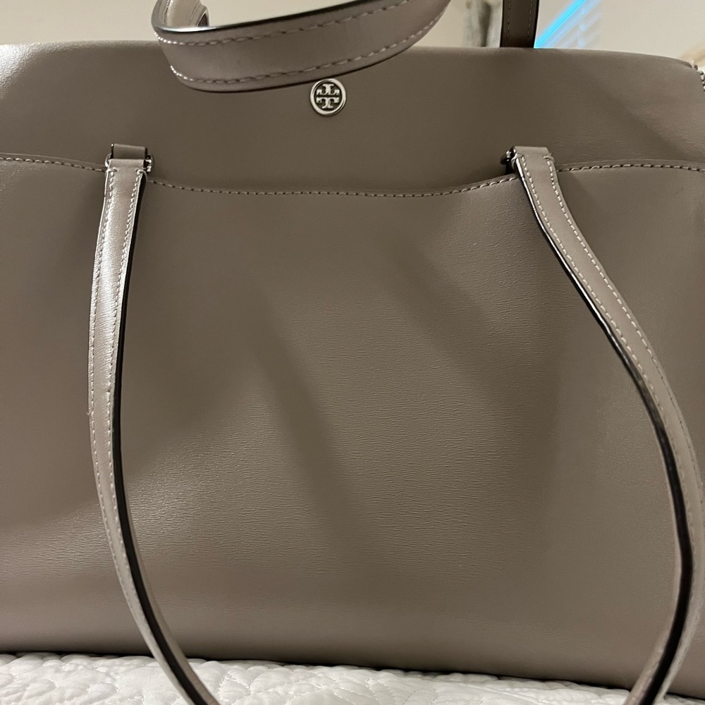 SOLD- Beautiful TB large tote. Excellent used condition.
